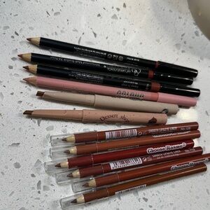 Lot of Assorted Lip Liner brand new never used